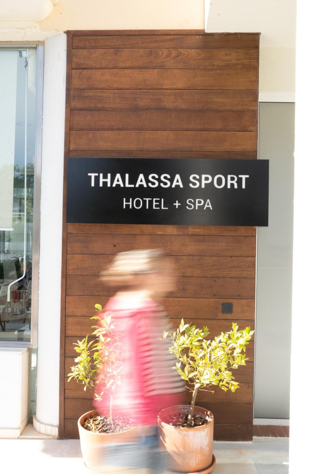 Hotel & Apartaments Thalassa Sport & Spa Roses Exterior photo