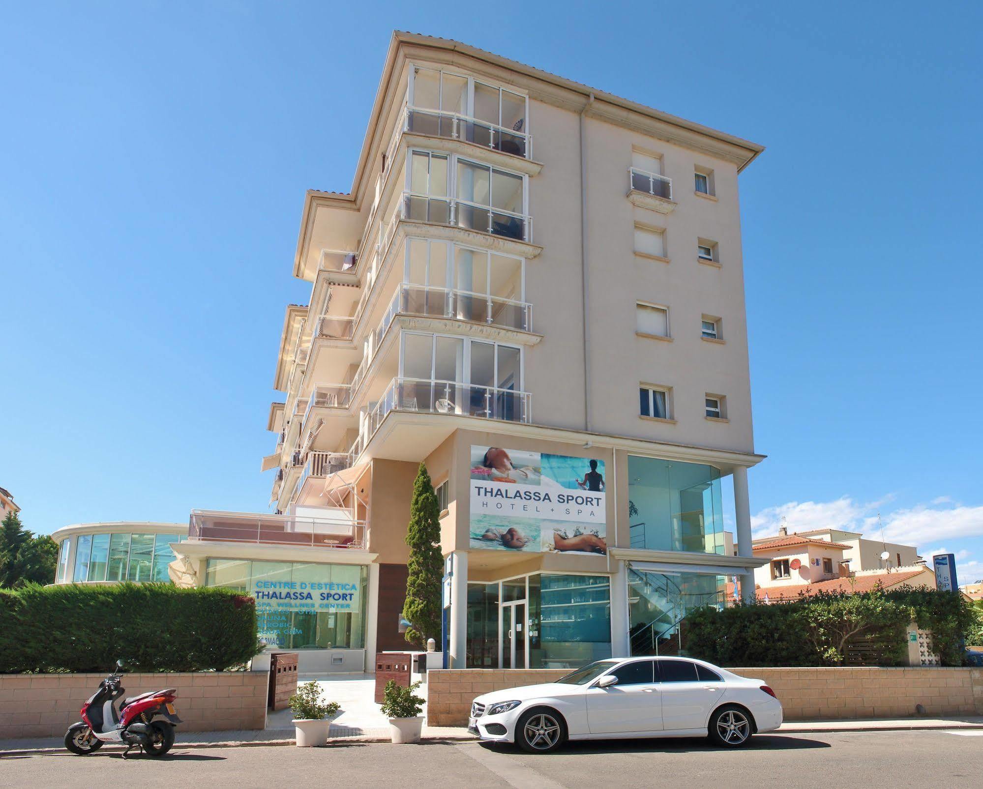Hotel & Apartaments Thalassa Sport & Spa Roses Exterior photo